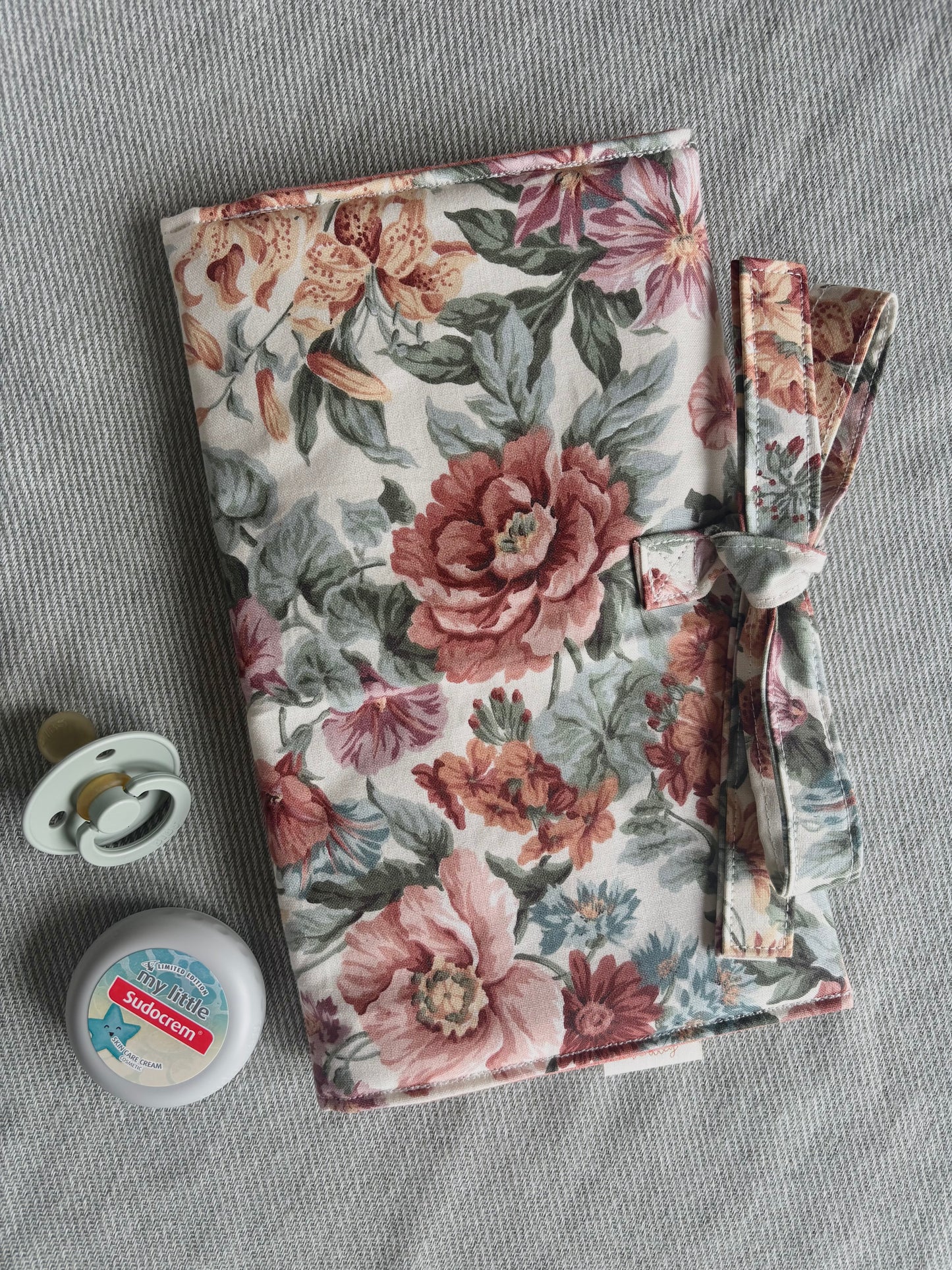 Nappy Wallet - Vintage Floral Coral