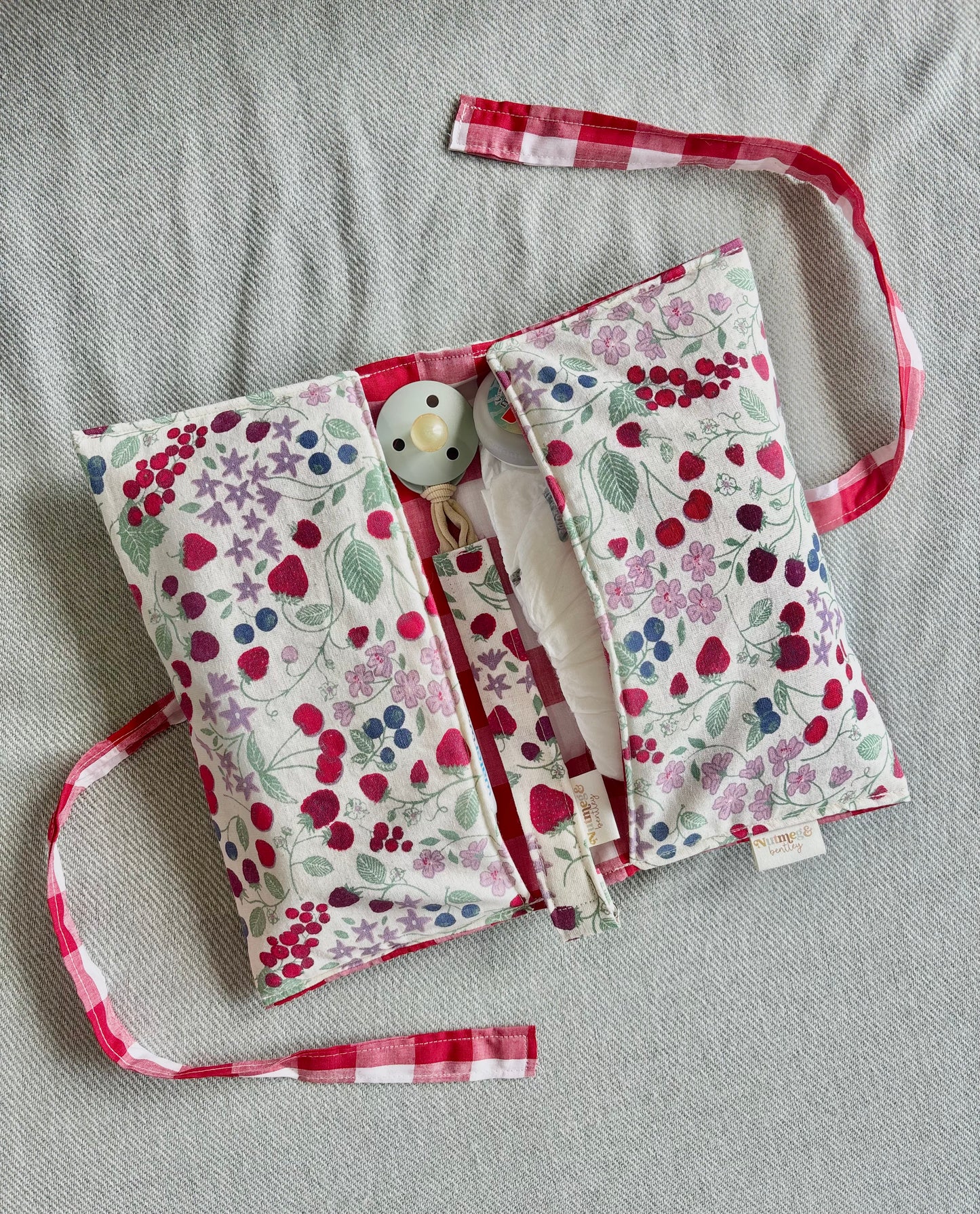 Nappy Wallet - Berry Harvest Picnic