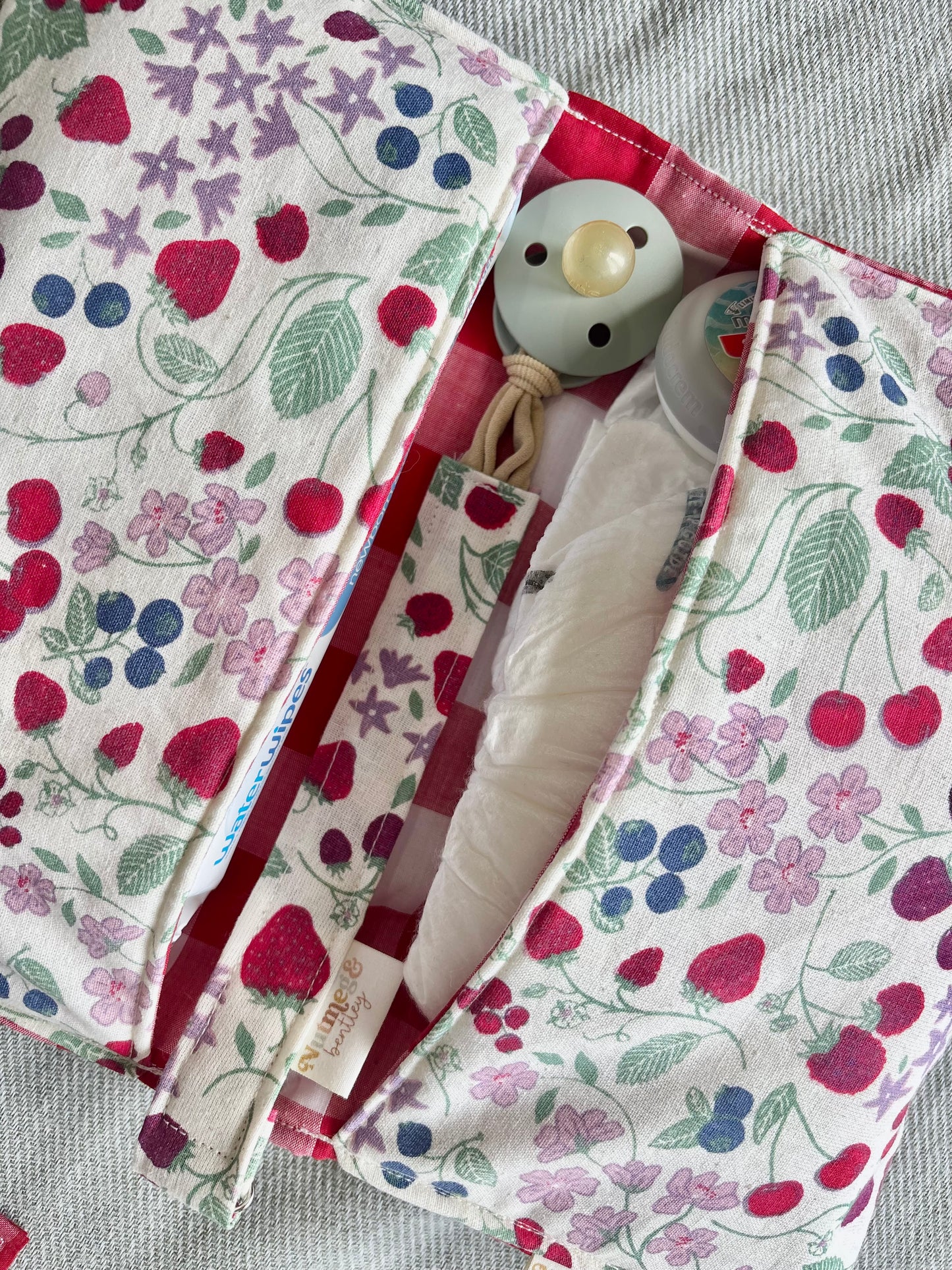 Nappy Wallet - Berry Harvest Picnic