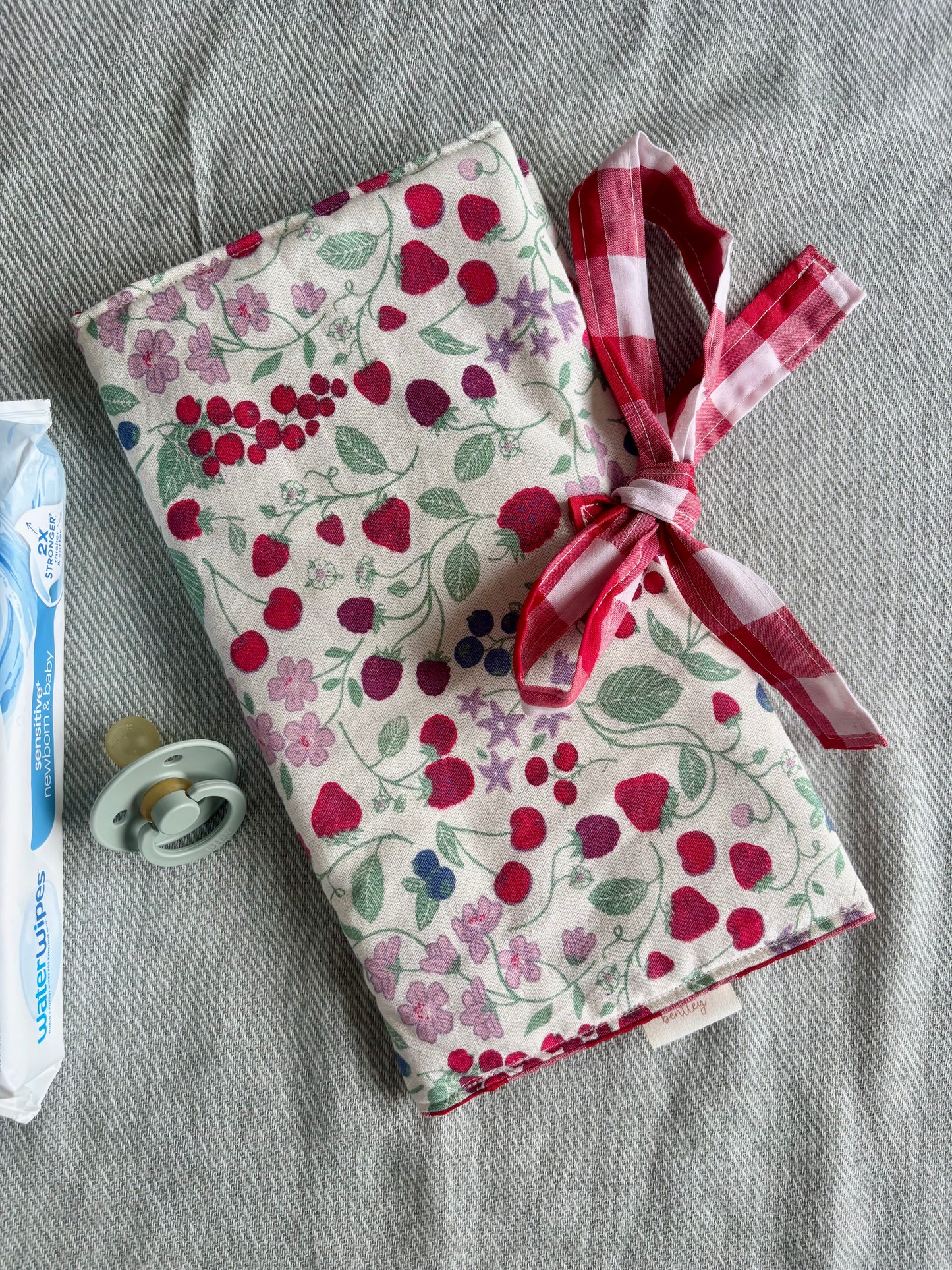 Nappy Wallet - Berry Harvest Picnic